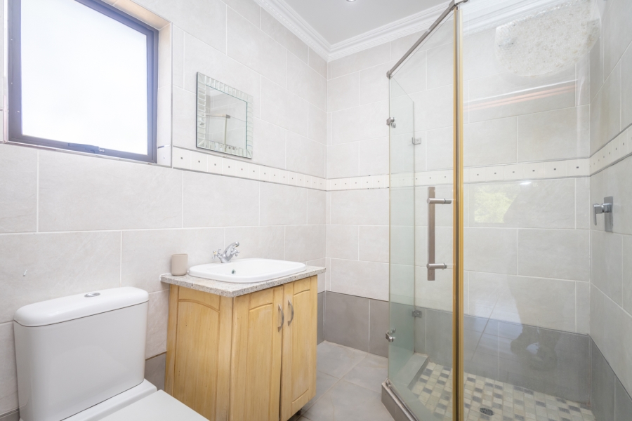 6 Bedroom Property for Sale in The Coves North West